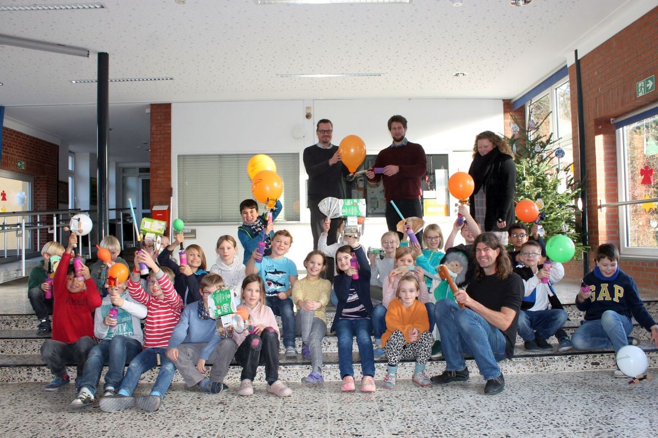 Leine-con.de: Energiezauberer Baldur Begeistert In Der Grundschule ...